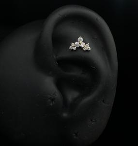 Timeless Flower <b>Garland</b> Diamond Ear Crawler Stud In 14K Gold For Elegant Jewelry Styling - Product Image 3