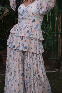 Vestido Largo de Crepé con Estampado Floral Bohemio, Peplum con Volantes, Cintura Imperio, Escote Corazón, Estilo Casual para Adultos - Product Image 3