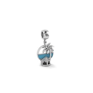 Bijoux fins et pendentifs de luxe, fabriqués en or avec des détails en pierres précieuses diamantées, pour les mariages et les occasions spéciales. - Product Image 2