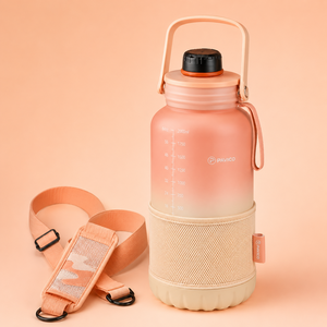 Botella de agua deportiva redonda de plástico azul de medio galón (2L) con correa de transporte y funda de almacenamiento para gimnasio, camping, fábrica de Vietnam - Product Image 2