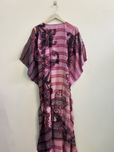 Robe kaftan en soie indienne faite à la main, idéale pour les vacances, cadeau pour elle - Product Image 6