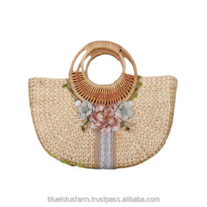 Sac à main en jacinthe d'eau bleu lotus du Vietnam fait main, article tendance 2025, vente en gros - Product Image 2
