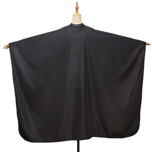 Cape de Coiffure Imperméable en Polyester pour Hommes, Vente en Gros Usine, Modèle Designer, pour Barbiers et Coiffeurs - Product Image 4