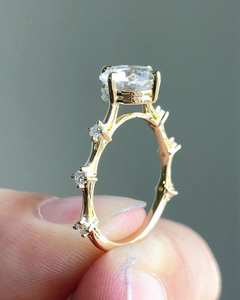 แหวนเพชรทรงกลมเจียระไนแบบบริลเลียนท์ เพชรเลี้ยงในห้องปฏิบัติการ แหวนหมั้นแบบโซลิแทร์ประดับเพชร แหวนแต่งงานทองคำแท้ 18K ของขวัญแทนคำมั่นสัญญาสำหรับเธอ - Product Image 2