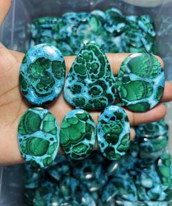 Cabocho de Malaquita y Crisocola 100% Natural de Alta Calidad y Piedras Preciosas Sueltas de Formas Mixtas para la Fabricación de Joyas - Product Image 1