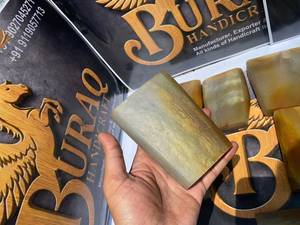 Manche de couteau artisanal en corne de buffle, forme naturelle, durable et en matériau brut - Product Image 3
