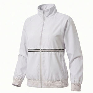 Chaqueta Quirúrgica Deportiva con Cierre Frontal y Diseño Personalizado al por Mayor para Profesionales Médicos, con Doble Raya y Logotipo Propio - Product Image 4