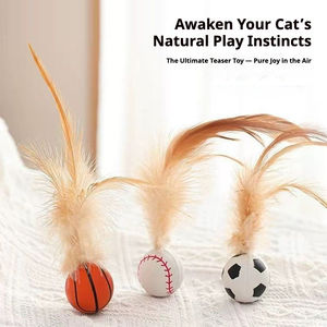 Jouet pour chat léger et rebondissant en forme de plume, en mousse EVA durable avec queue en plumes intégrée, style balle de sport pour stimuler l'instinct de chasse - Product Image 6