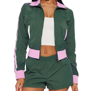 Conjunto de Chaqueta Cortavientos Impermeable para Mujer, Diseño Personalizado OEM, con Cierre de Cremallera, Tallas Grandes y Paneles Estampados - Product Image 1