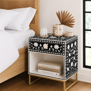 Table d'appoint en forme de sablier avec incrustation de os à motif diamant noir et blanc, disponible à prix de gros. - Product Image 4