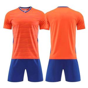Conjunto de Camisetas Personalizadas para Jugadores y Aficionados de Clubes Deportivos, Uniformes con Servicio OEM, Uniformes de Fútbol Personalizados - Product Image 1