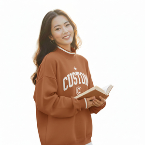 เสื้อสเวตเชิ้ตคอเต่าทรงโอเวอร์ไซส์สำหรับผู้หญิง สีพื้น น้ำหนักปานกลาง พร้อมบริการพิมพ์โลโก้ตามสั่ง  แบบถัก สวมใส่สบายๆ - Product Image 3