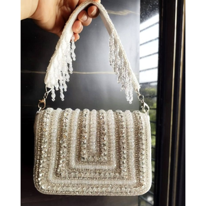 Bolso de Fiesta Blanco Ultra Glamuroso con Cuentas de Cristal Brillantes y Bordado de Cristal en Capas para Novias - Product Image 1