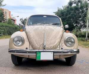 Auto Clásico Usado Tipo Beetle, Vehículo Compacto de 2 Puertas, Color Crema, para Colección y Exhibición - Product Image 4