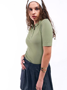 Polo de Mujer Ajustado 100% Algodón, Camiseta Corta al por Mayor, Estilo Minimalista y Limpio, Estética Juvenil, Top Casual de Verano a la Moda - Product Image 2