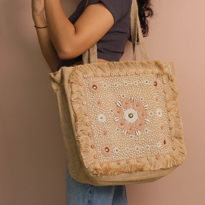 Sacs fourre-tout brodés de perles multicolores pour femmes, sac fourre-tout perlé fait main à poignée unique par Whimsy Art Craft - Product Image 5