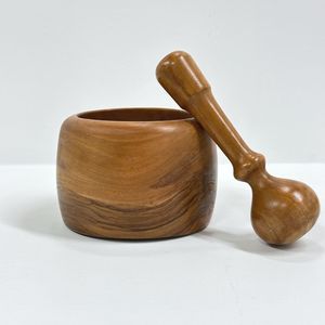 Mortier et pilon en bois à finition naturelle pour le broyage de poudres ayurvédiques et l'usage domestique en cuisine - Product Image 4