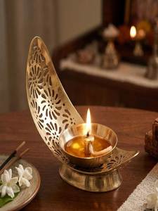 Support à huile traditionnel en laiton, Diya en cuivre, Deepam, Lampe de prière Pooja, Décoration de temple et de maison, Éclairage de festival, Accent d'intérieur - Product Image 3