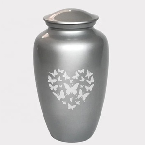 Urne commémorative en métal en forme de cœur de papillon, finition grise mate, avec motif de papillon délicat, porte-cendres de crémation - Product Image 2