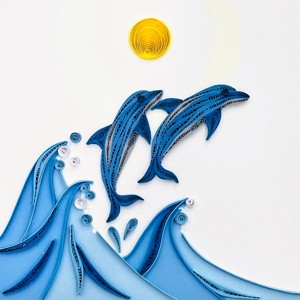 Tarjeta de felicitación 3D hecha a mano con temática de amor y delfines marinos, tarjeta de quilling con temática de peces, tarjeta de felicitación de Vietnam. - Product Image 1