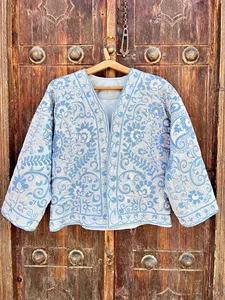Chaqueta Suzani de Terciopelo Bordada con Flores Azules Estilo Bohemio para Mujer, Cuello en V, Manga Larga, Hecha a Mano, para Primavera - Product Image 1