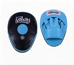 Guantes de Boxeo Fairtex Rojos y Negros de la Mejor Calidad, Cuero Genuino, Diseño Contorneado, Protección Óptima para Entrenamiento de Boxeo, Kickboxing y Muay Thai - Product Image 6