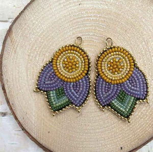 Boucles d'oreilles artisanales légères avec broderie, perles de verre, motifs traditionnels, pour fêtes, modèle 50, fabriquées par MD HANDICRAFTS - Product Image 5