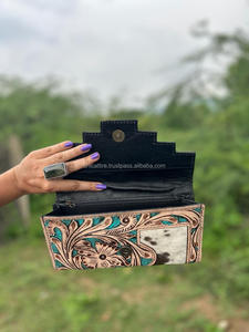 Nouveau Western élégant cheveux sur peau couleur usiné fourrure cuir pochette femmes conçu sac à main vente chaude en cuir usiné portefeuille Unique - Product Image 5