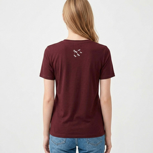 T-shirt personnalisé à col en V pour femme, en coton uni, à manches courtes, coupe ajustée, hauts artistiques féminins, fabricant - Product Image 3