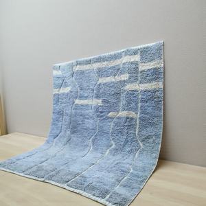 Tapis marocain abstrait en laine fait main, tissé à la main, à poils ras, doux et moelleux, durable, pour salon, chambre et maison - Product Image 5