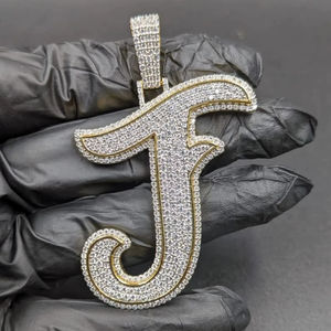 Colgante Letra J Iced Out con Acabado Bicolor, Joyería Hip Hop, Charm Inicial Personalizado, Moissanita VVS, Pieza de Moda Unisex - Product Image 1