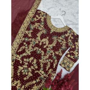 Ensemble haut et bas avec dupatta brodé fantaisie et orné de pierres, taille 2XL - Product Image 6