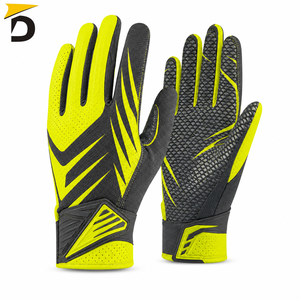 Gants de football performants dotés d'une paume optimisée pour l'adhérence et d'une conception légère pour une manipulation confiante lors des actions rapides du jeu. - Product Image 1