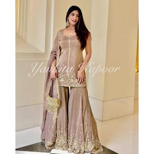 ชุดชินอน ชาราร่า ดีไซเนอร์ พร้อมคุร์ติและผ้าคลุมไหล่ ชุดยาวแบบดั้งเดิม เหมาะสำหรับงานแต่งงาน งานปาร์ตี้ งานเทศกาล และงานพิเศษต่างๆ - Product Image 6