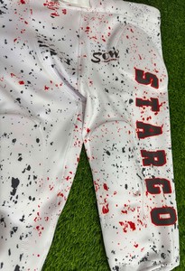 Conjunto de Pantalones y Camiseta Sublimados de Fútbol Americano Personalizados, Talla Grande, Transpirables, de Secado Rápido, Elásticos en Cuatro Direcciones, Ecológicos - Product Image 4
