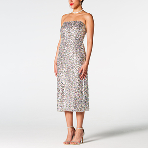 Vestido de Noche Elegante sin Tirantes con Lentejuelas, Estilo Tubo, Hasta la Rodilla, con Brillo, Diseño Sólido, Tela Satén - Product Image 5