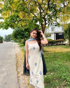 ชุดเสื้อและกางเกงผ้าฝ้ายคอตตอนพิมพ์ลาย Kora khadi ของแท้สำหรับใส่ในสำนักงาน & ดั้งเดิม & เทศกาลดีไซน์เนอร์ - Product Image 5