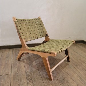 Silla de Comedor Moderna de Madera Maciza Artesanal Marroquí, Estructura de Madera Hecha a Mano, Asiento de Cuero Tejido a Mano, Muebles de Comedor para Apartamento - Product Image 1