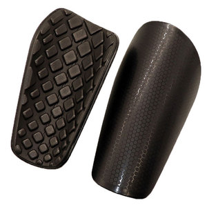 Protège-tibias de football pour adultes en EVA : Protection professionnelle, surface ventilée pour une expérience respirante et légère - Product Image 1
