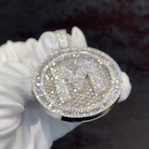 Colgante de Moissanita Hiphop Más Vendido, Accesorio de Joyería Personalizado para Moda Urbana y Uso Diario, Disponible a un Precio Razonable - Product Image 2