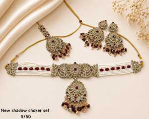 Ensemble de bijoux ethniques de haute qualité plaqué or, en alliage, avec cristaux et strass, collier, boucles d'oreilles et Maang Tikka, pour femmes, mariage indien - Product Image 2