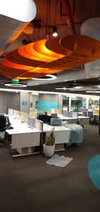 Tranquil APS Paneles acústicos modernos con deflectores colgantes de perno impregnado Diseño 3D reductor de sonido Poliéster perforado embalado - Product Image 4