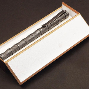 Stylo de bureau élégant fait main à motif Damas, instrument d'écriture de luxe pour professionnels et présentations de cadeaux - Product Image 6