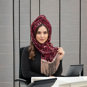 Pañuelos bordados de primera calidad para uso corporativo con opciones de tela personalizadas - Product Image 1