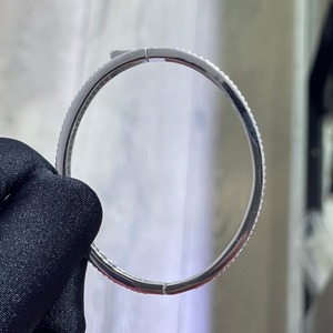 Brazaletes de Moissanita de Diseñador Más Vendidos, Plata de Ley 925, Aspecto de Diamante de Eternidad Completa, para Bodas, en Venta - Product Image 2