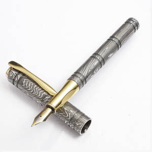 Bolígrafo de Acero de Damasco Premium, Papelería Ejecutiva de Alta Calidad para Entornos Corporativos - Product Image 3