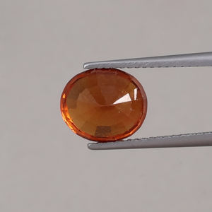 พลอยเฮสโซไนต์สีแดงธรรมชาติแบบขายส่ง น้ำหนัก 4.20 กะรัต รูปทรงวงรี ขนาด 10x8.5 มม. 6 มม. สีอ่อน |   เครื่องประดับคุณภาพเยี่ยมที่ได้รับการรับรองจาก IGI - Product Image 3