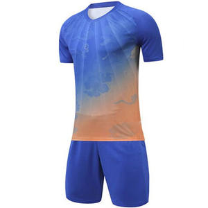 Ensemble d'entraînement professionnel de football respirant et à séchage rapide, tenue de sport personnalisable avec logo, équipement de match confortable - Product Image 1