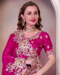 Sari de organza rosa KV bordado con blusa sin coser - Product Image 3