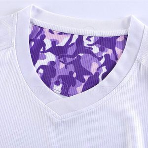 Uniforme de fútbol duradero y económico, diseñado para máxima movilidad y protección, adecuado para jóvenes, adultos y equipos profesionales. - Product Image 2